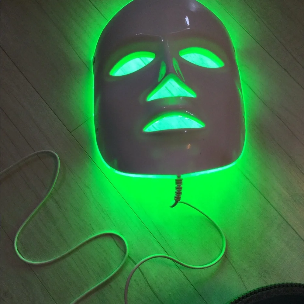 Aphrona Moonlight LED Mask - Picture 7 of 11